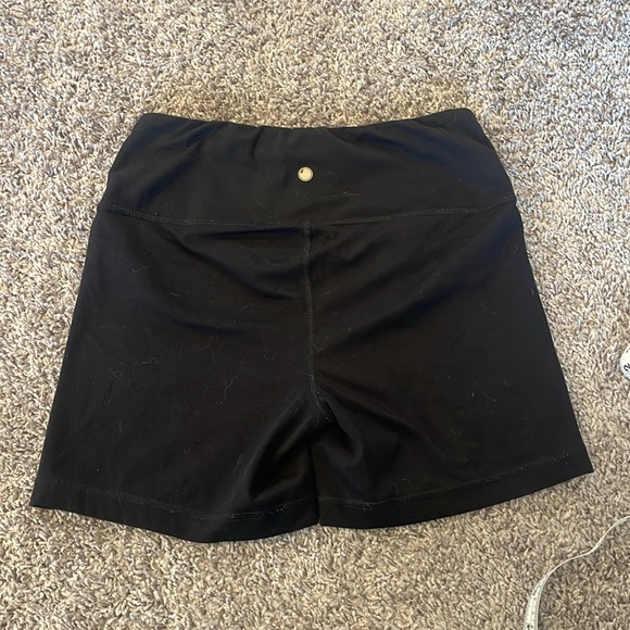 Yogalicious Black Shorts. - Picture 6 of 6